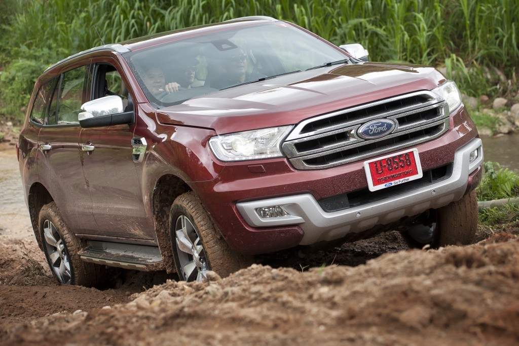 Ford Everest drive 015