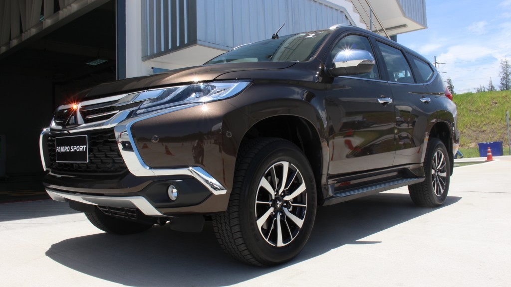 2015 PAJERO SPORT (39)