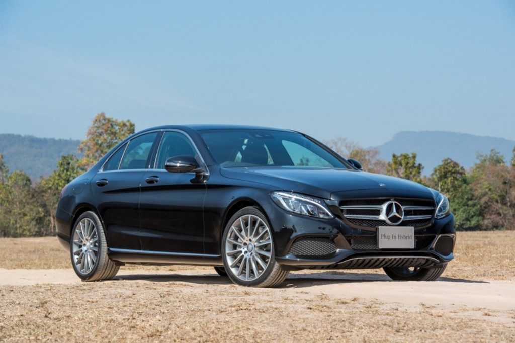 The C 350 e AMG Dynamic (Black)