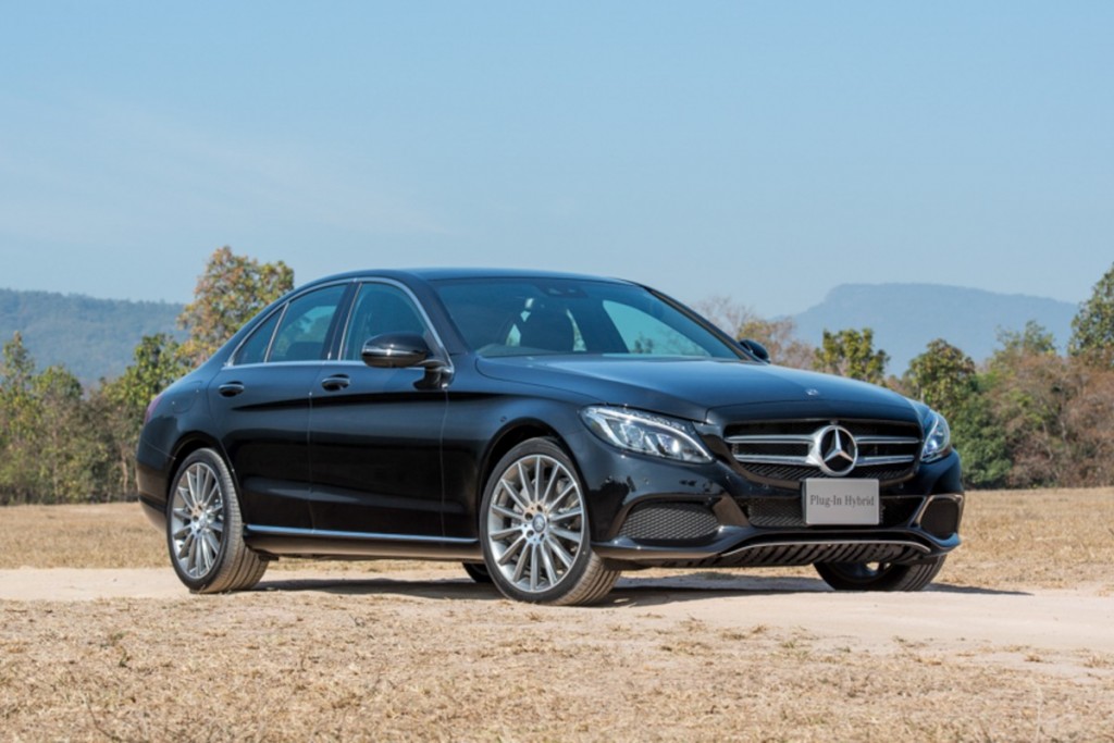 The C 350 e AMG Dynamic (Black)-2