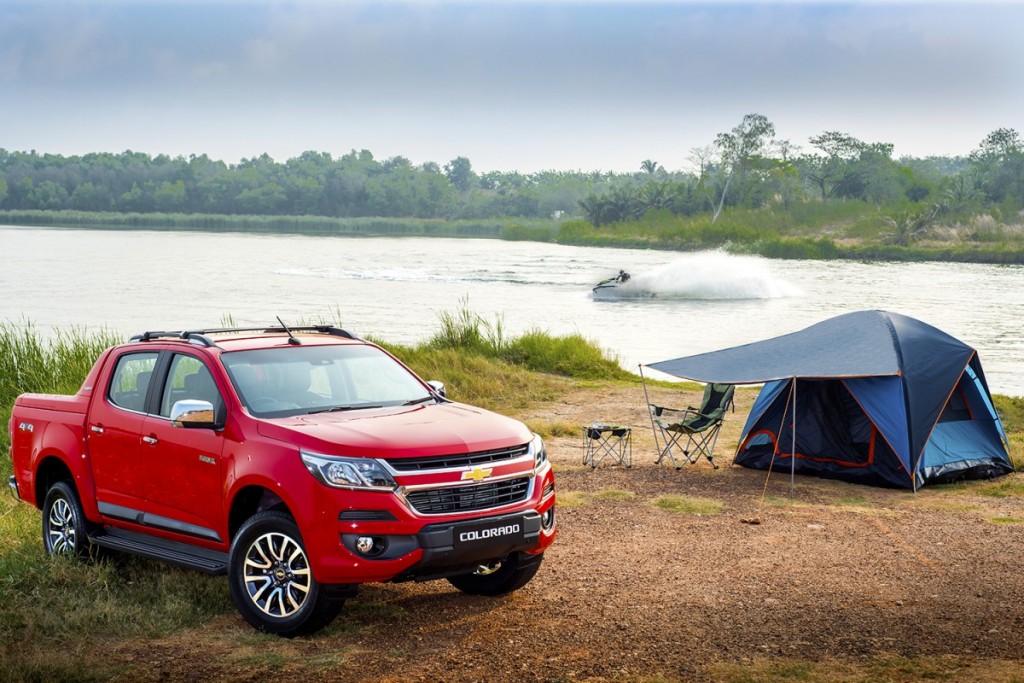 2017 Chevrolet Colorado High Country_lifestyle 2