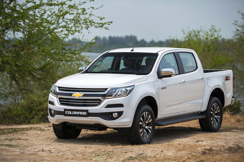 2017 Chevrolet Colorado LTZ_F3Q white