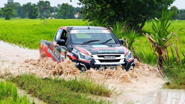 isuzu-d-max-asia-cross-country-2016-10