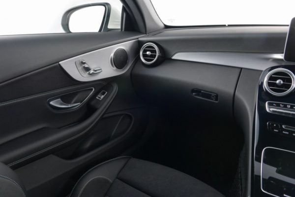 c-300-cabriolet-interior-4