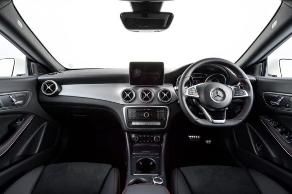 cla-250-amg-dynamic-interior-1