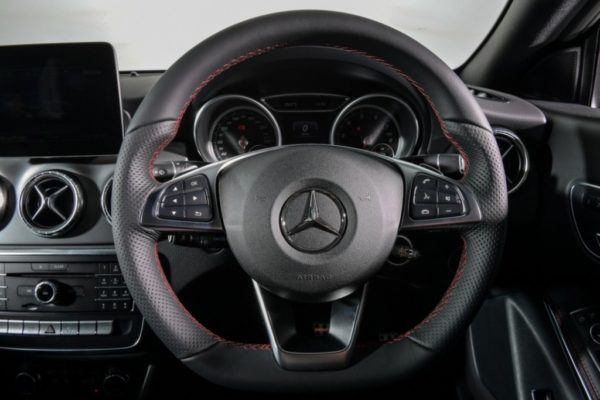 cla-250-amg-dynamic-interior-5