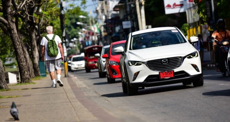 Mazda CX-3 เบนซิน ตระกูล ลินทมิตร driveautoblog (7)